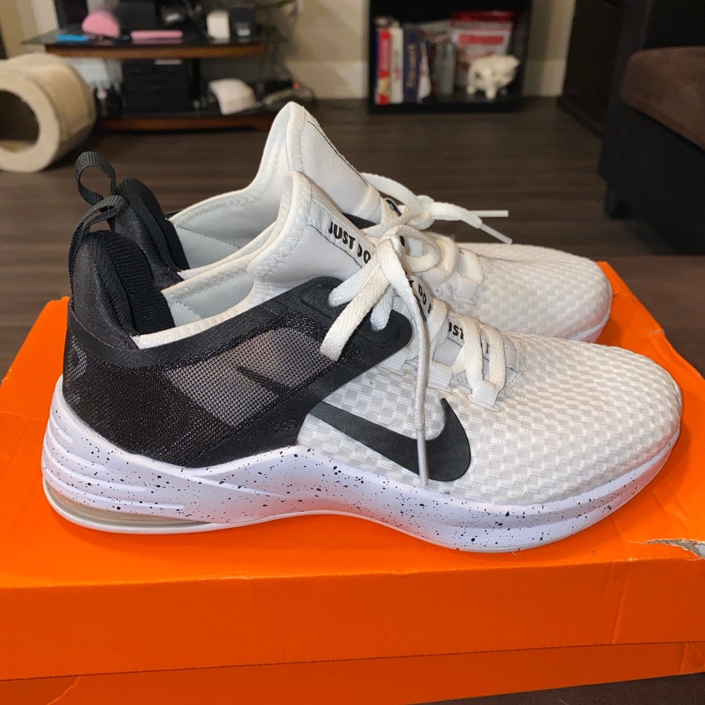 Nike Air Max Bella Tr2, size 6.5, new